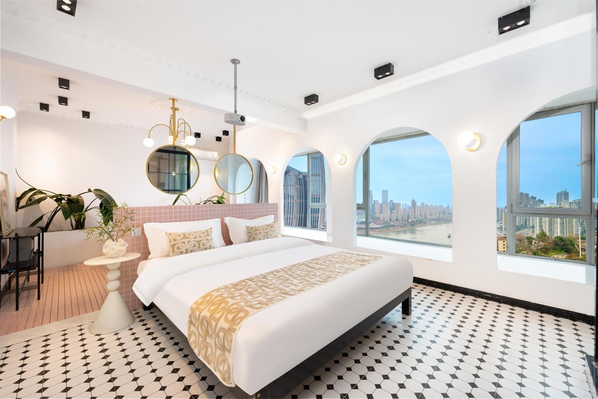 Lsles Designer River View Apartment *