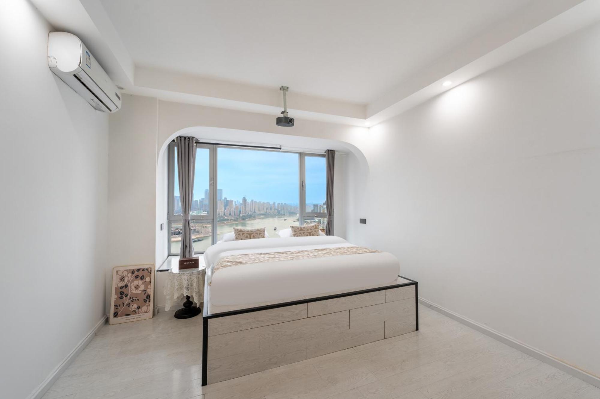 Lsles Designer River View Apartment *